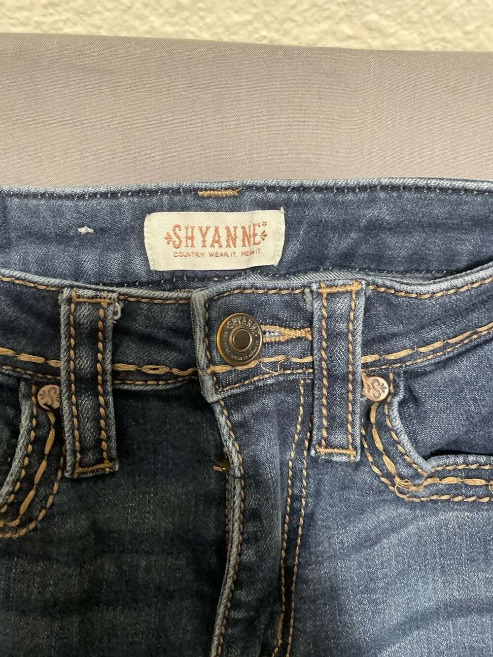 Shyanne Women's Mid-Rise Bootcut Jeans with Aztec Embroidered Pocket Detail - Picture 2 of 8